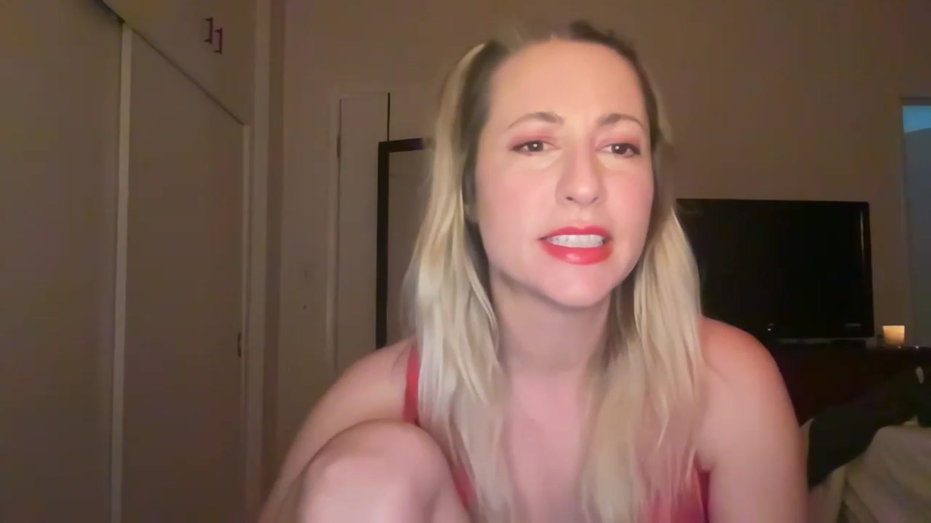 Gallery image thumbnail from Venmome's myfreecams stream on, 04/14/2023, 02:08 image 15 of 20