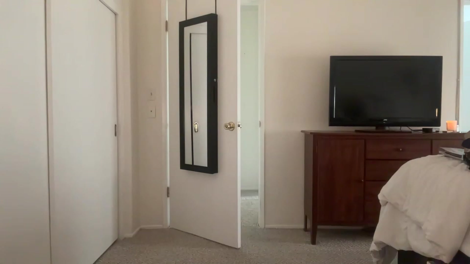 Gallery image thumbnail from Venmome's myfreecams stream on, 05/05/2023, 01:51 image 4 of 20