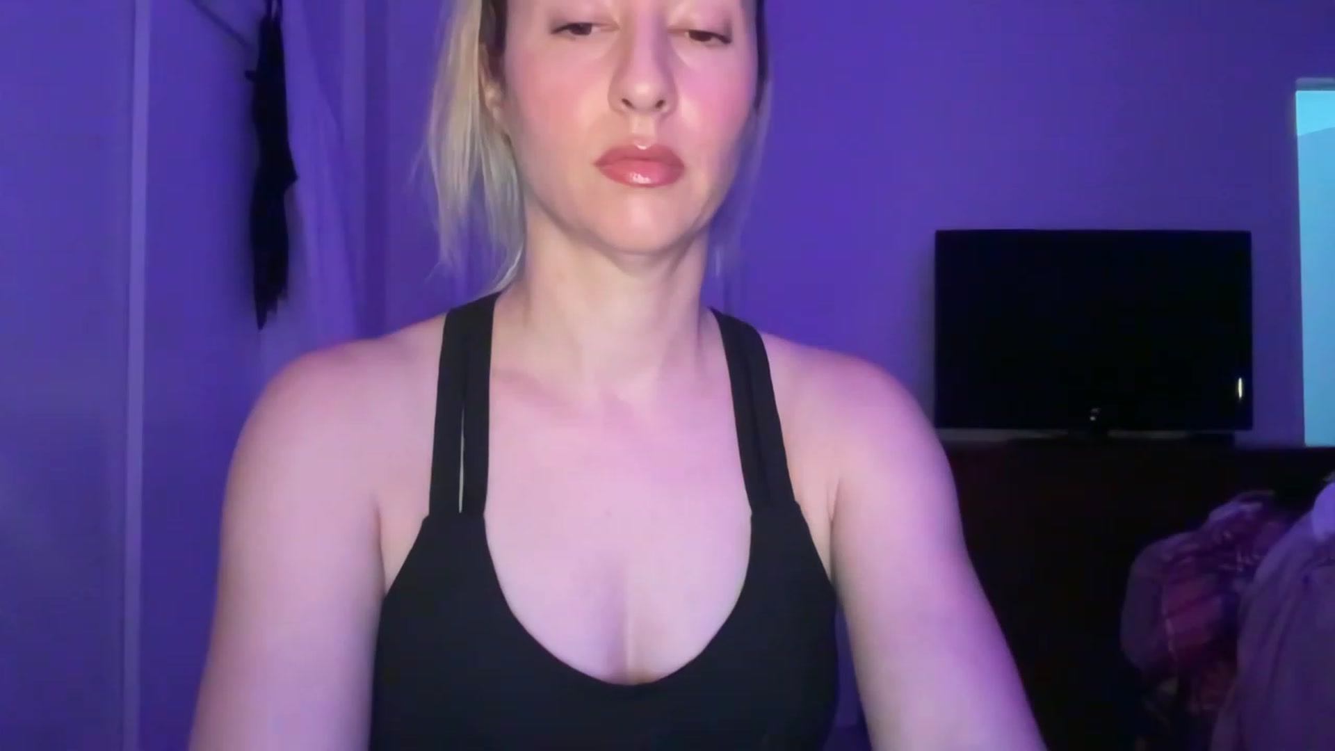 Gallery image thumbnail from Venmome's myfreecams stream on, 06/16/2023, 02:03 image 14 of 20