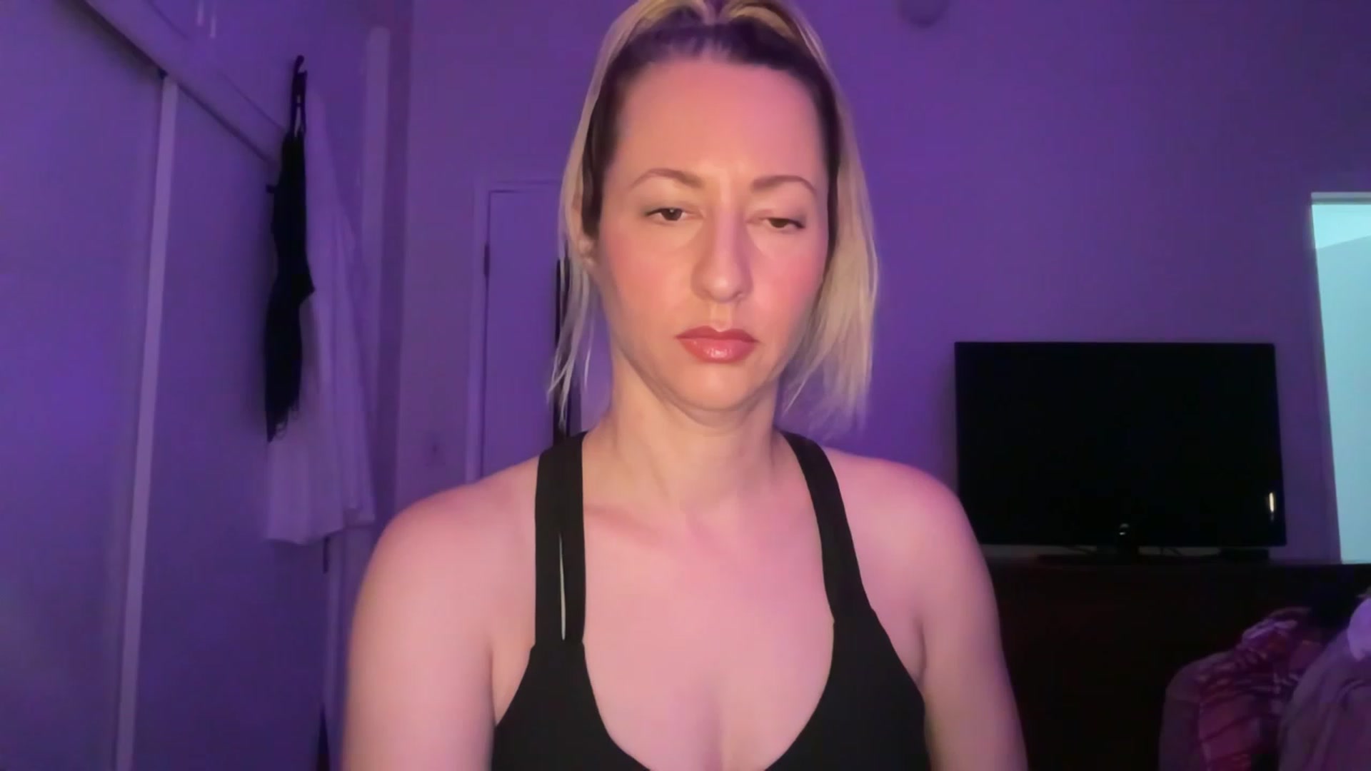 Gallery image thumbnail from Venmome's myfreecams stream on, 06/16/2023, 02:03 image 5 of 20