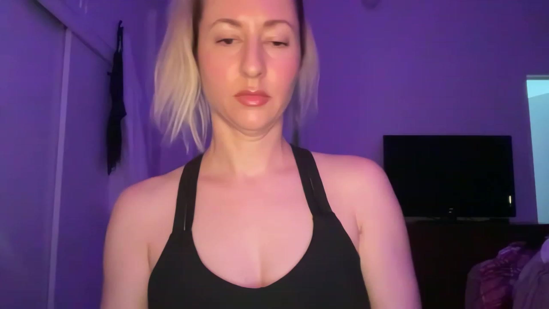Gallery image thumbnail from Venmome's myfreecams stream on, 06/16/2023, 02:03 image 16 of 20