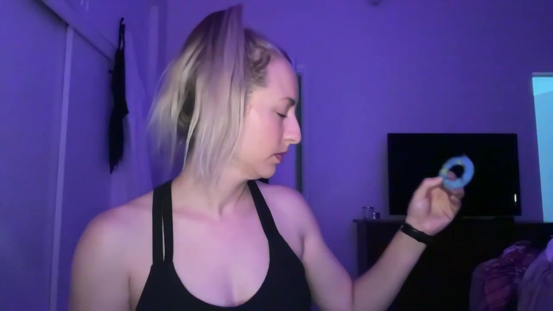 Gallery image thumbnail from Venmome's myfreecams stream on, 06/16/2023, 02:03 image 17 of 20