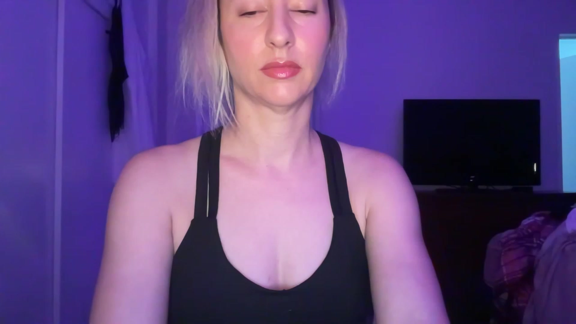 Gallery image thumbnail from Venmome's myfreecams stream on, 06/16/2023, 02:03 image 13 of 20