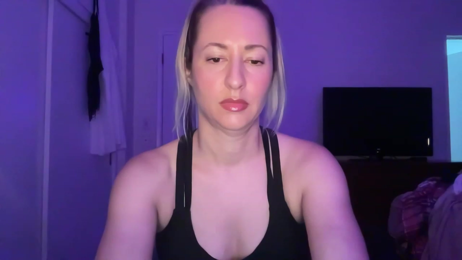 Gallery image thumbnail from Venmome's myfreecams stream on, 06/16/2023, 02:03 image 6 of 20