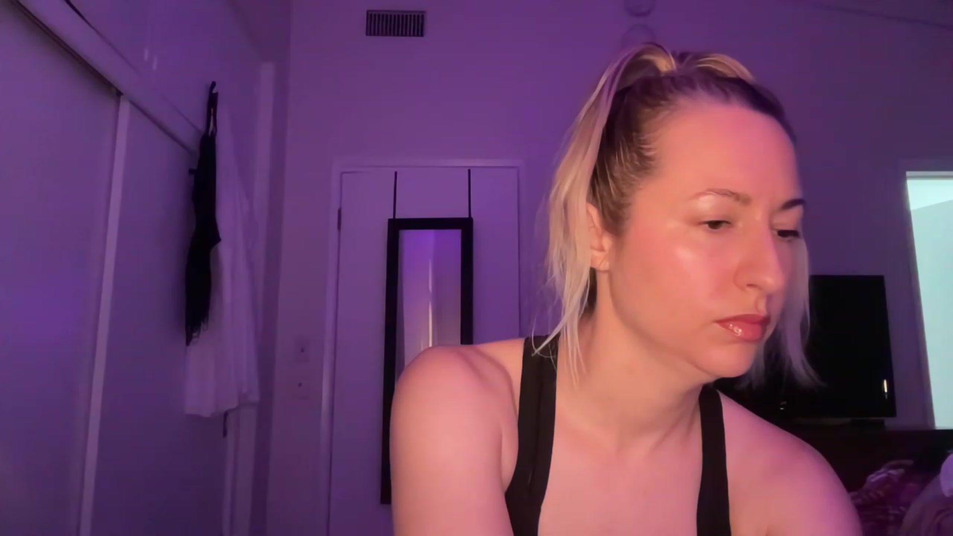 Gallery image thumbnail from Venmome's myfreecams stream on, 06/16/2023, 02:03 image 1 of 20