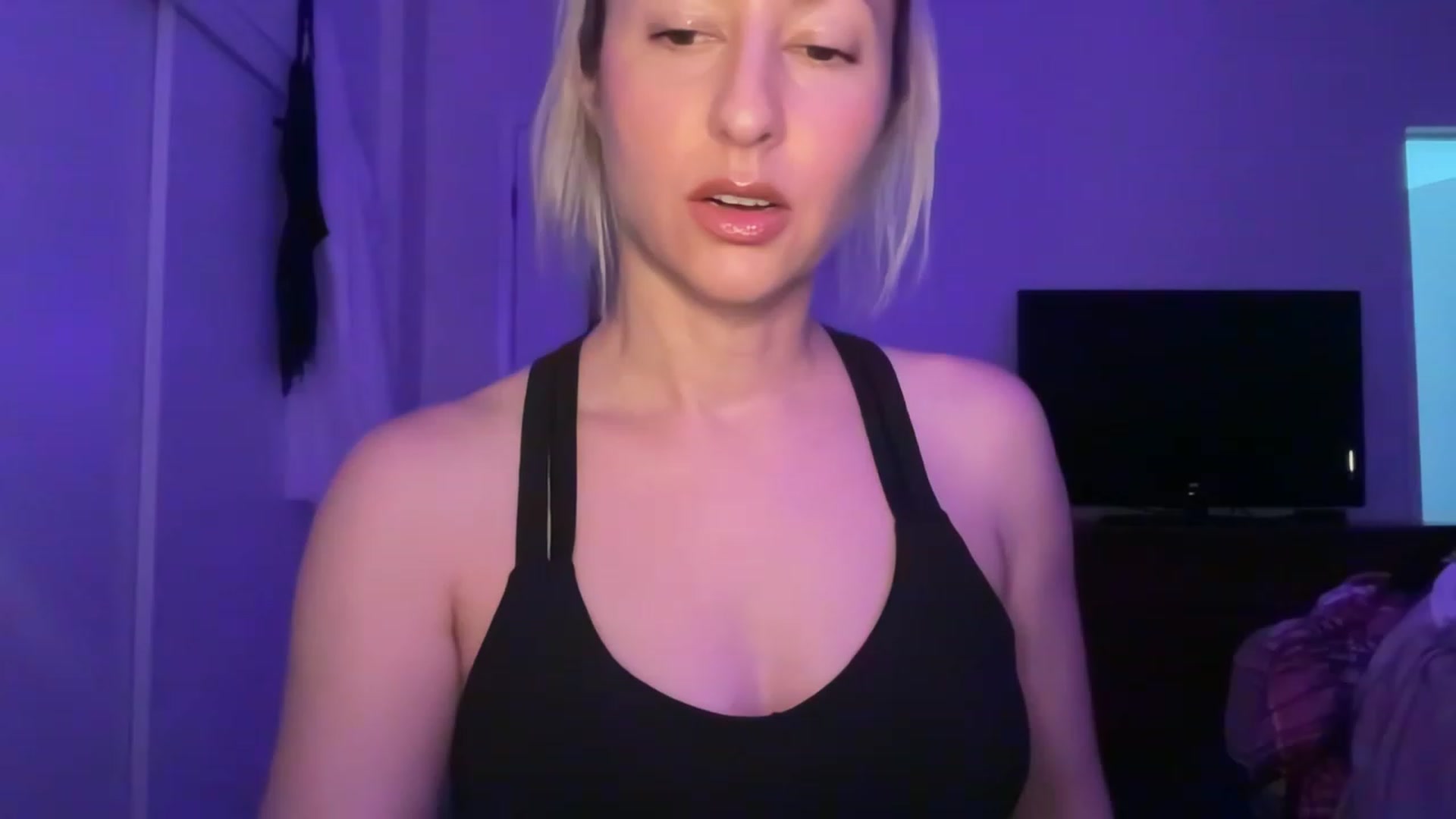 Gallery image thumbnail from Venmome's myfreecams stream on, 06/16/2023, 02:03 image 11 of 20