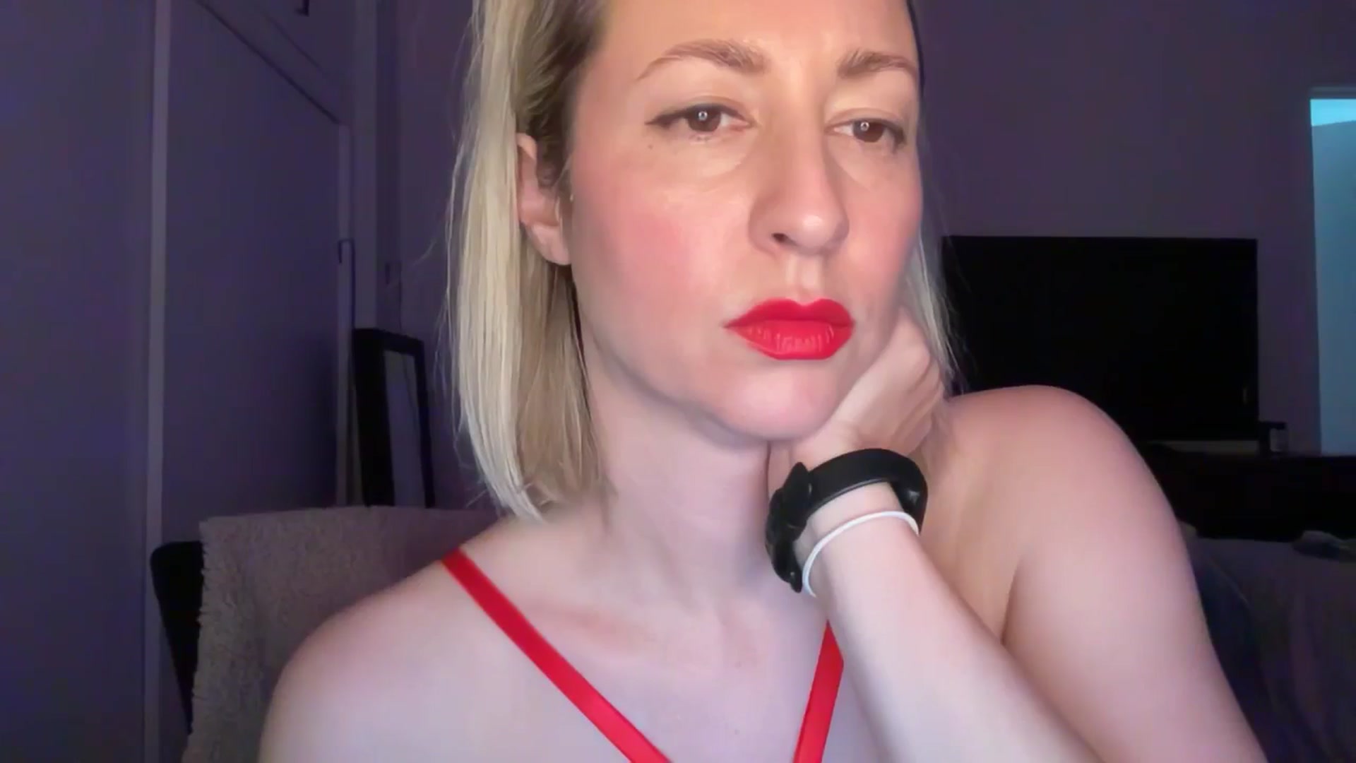 Gallery image thumbnail from Venmome's myfreecams stream on, 11/28/2024, 24:06 image 19 of 20