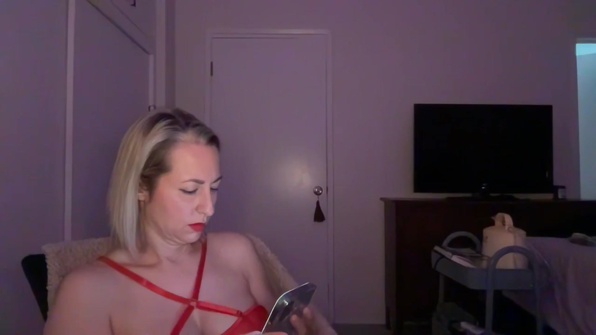 Gallery image thumbnail from Venmome's myfreecams stream on, 11/28/2024, 24:06 image 20 of 20