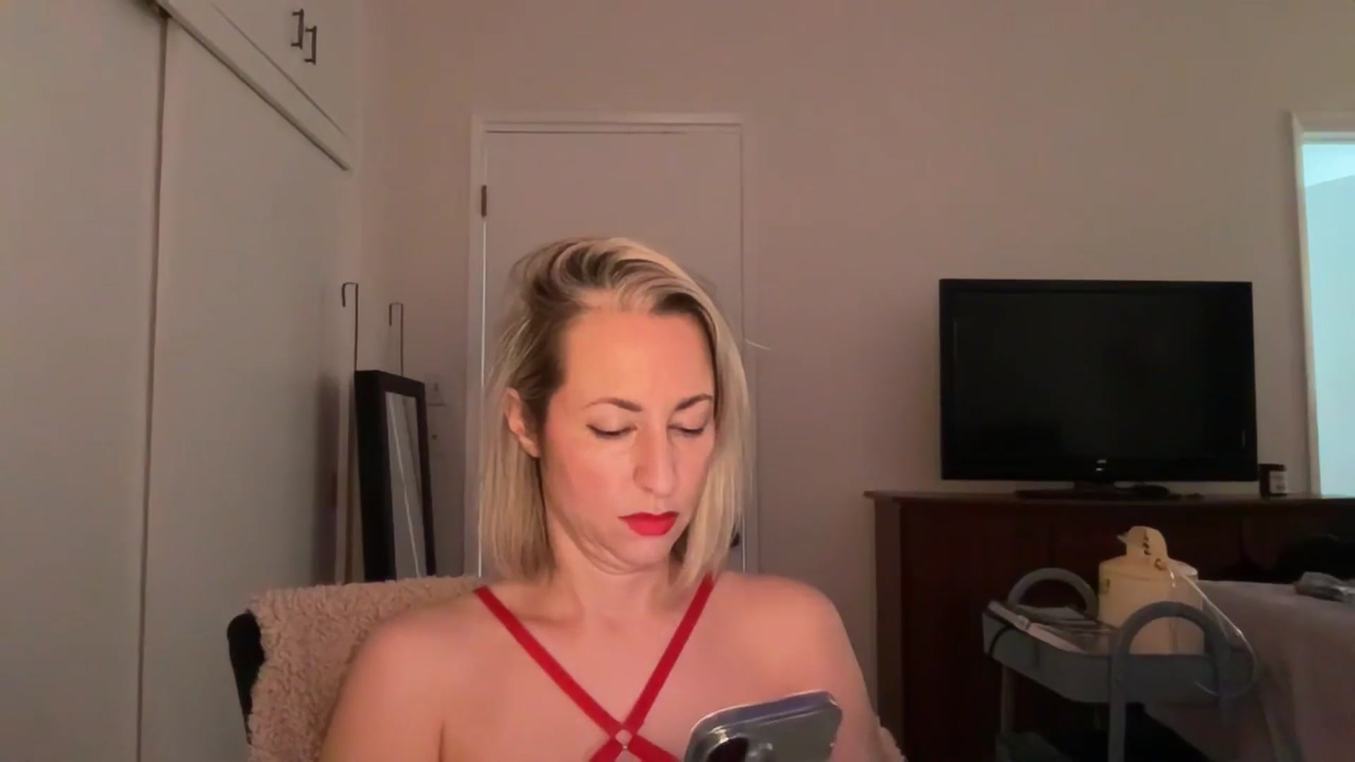Gallery image thumbnail from Venmome's myfreecams stream on, 11/28/2024, 24:06 image 4 of 20