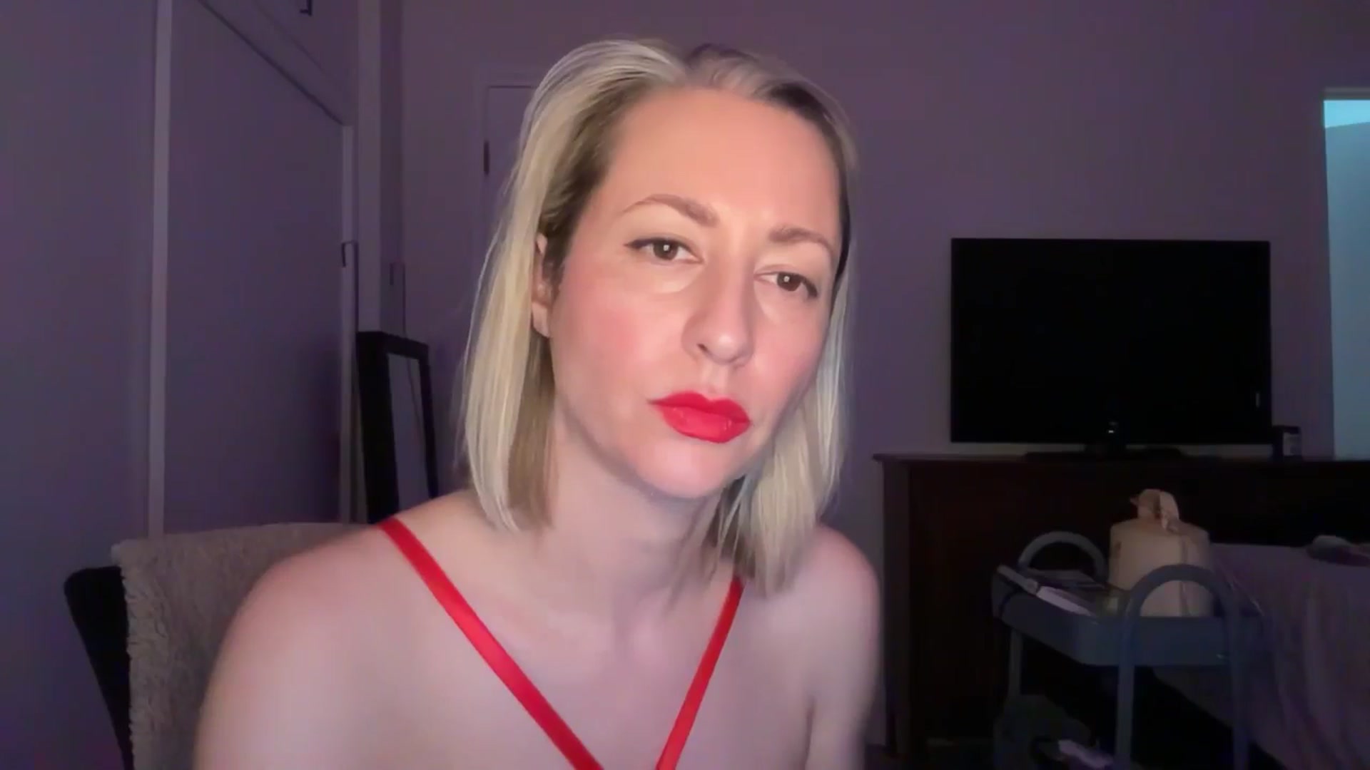 Gallery image thumbnail from Venmome's myfreecams stream on, 11/28/2024, 24:29 image 14 of 20