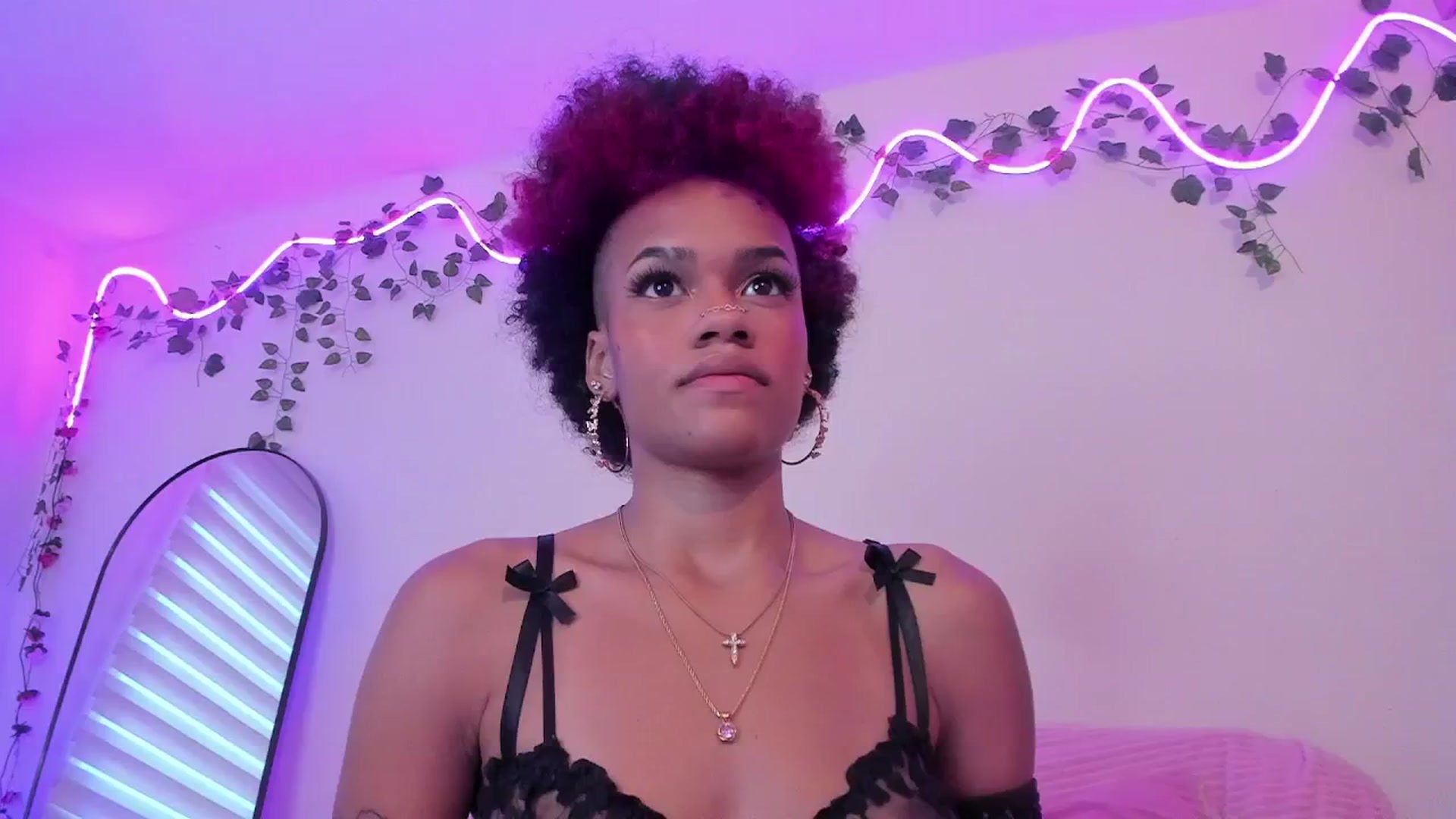 Gallery image thumbnail from VenusFantasy1's myfreecams stream on, 06/17/2025, 16:02 image 1 of 20