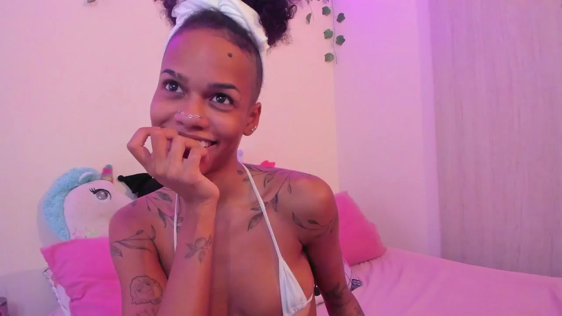 Gallery image thumbnail from VenusFantasy1's myfreecams stream on, 12/02/2025, 15:42 image 5 of 20