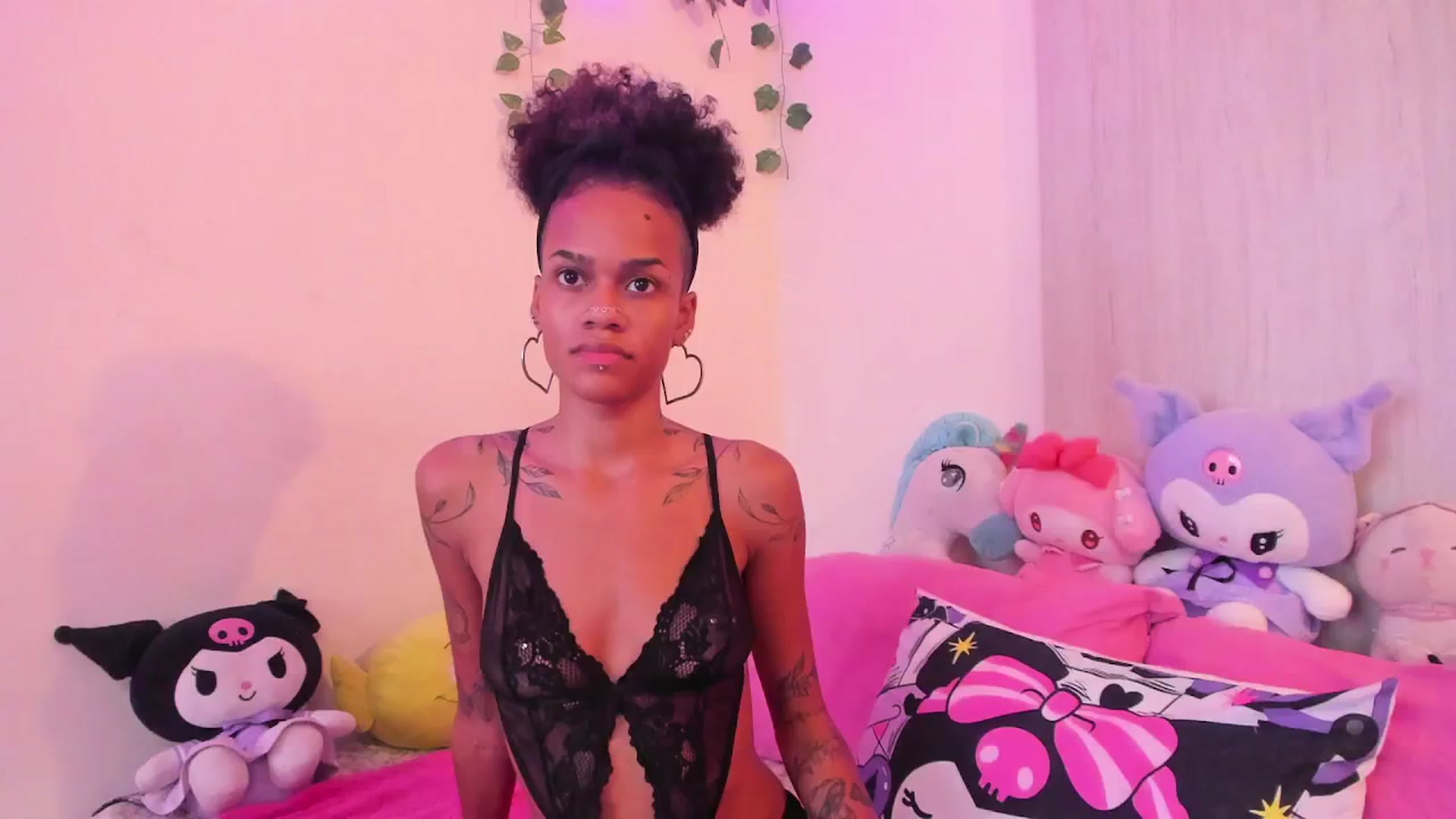 Gallery image thumbnail from VenusFantasy1's myfreecams stream on, 12/06/2025, 14:09 image 4 of 20