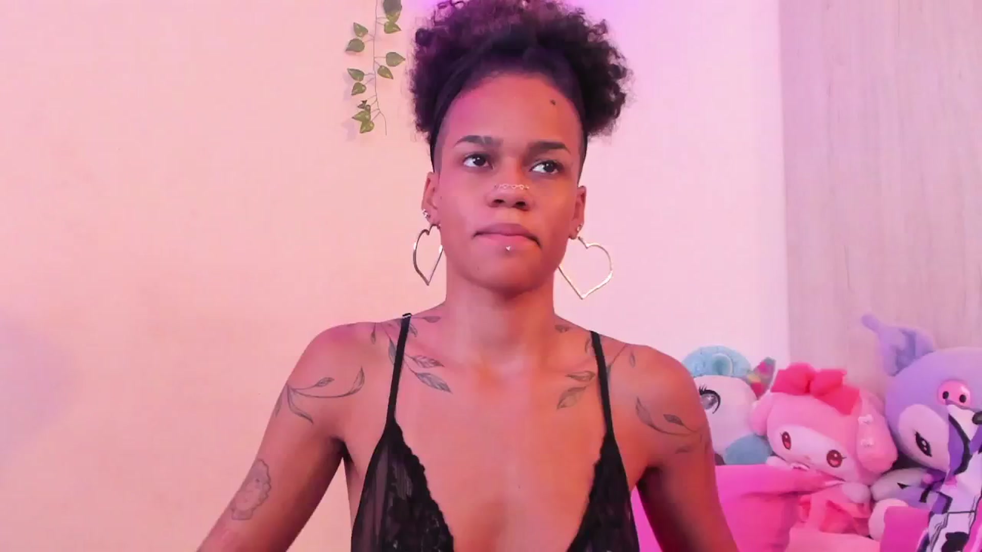 Gallery image thumbnail from VenusFantasy1's myfreecams stream on, 12/06/2025, 14:31 image 9 of 20