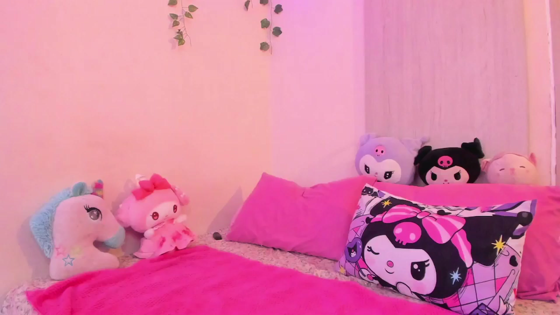 Gallery image thumbnail from VenusFantasy1's myfreecams stream on, 12/08/2025, 15:19 image 5 of 20