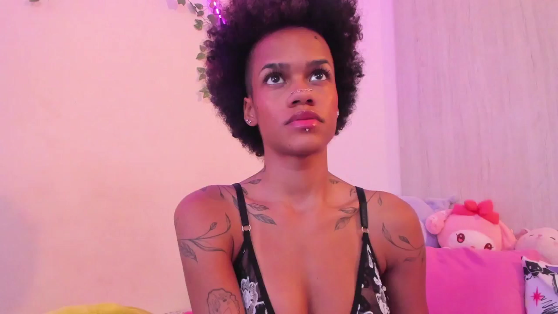 Gallery image thumbnail from VenusFantasy1's myfreecams stream on, 12/09/2025, 14:06 image 4 of 20