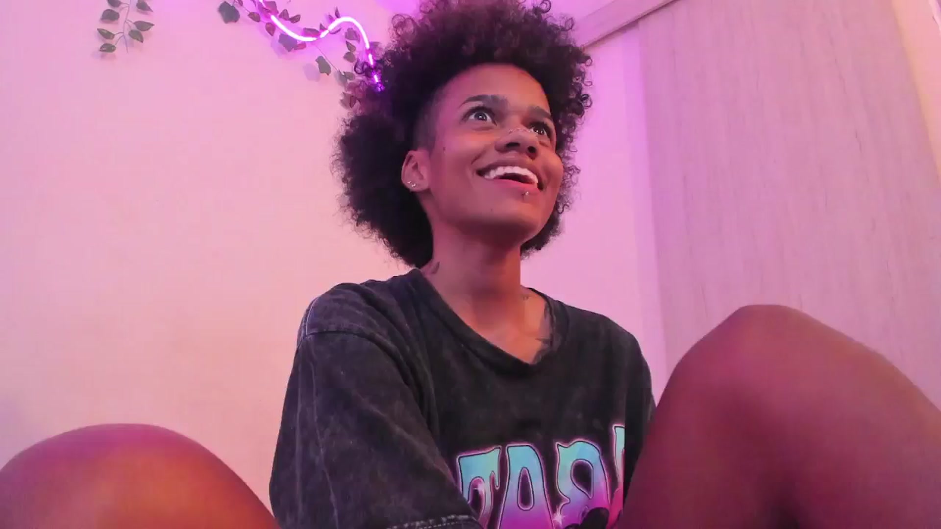 Gallery image thumbnail from VenusFantasy1's myfreecams stream on, 12/13/2025, 15:34 image 14 of 20