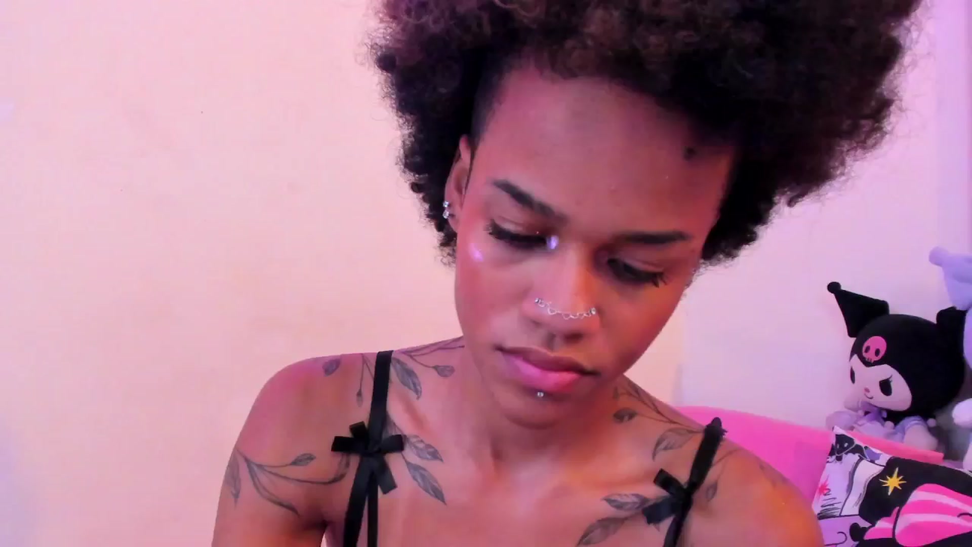 Gallery image thumbnail from VenusFantasy1's myfreecams stream on, 12/16/2025, 15:29 image 18 of 20