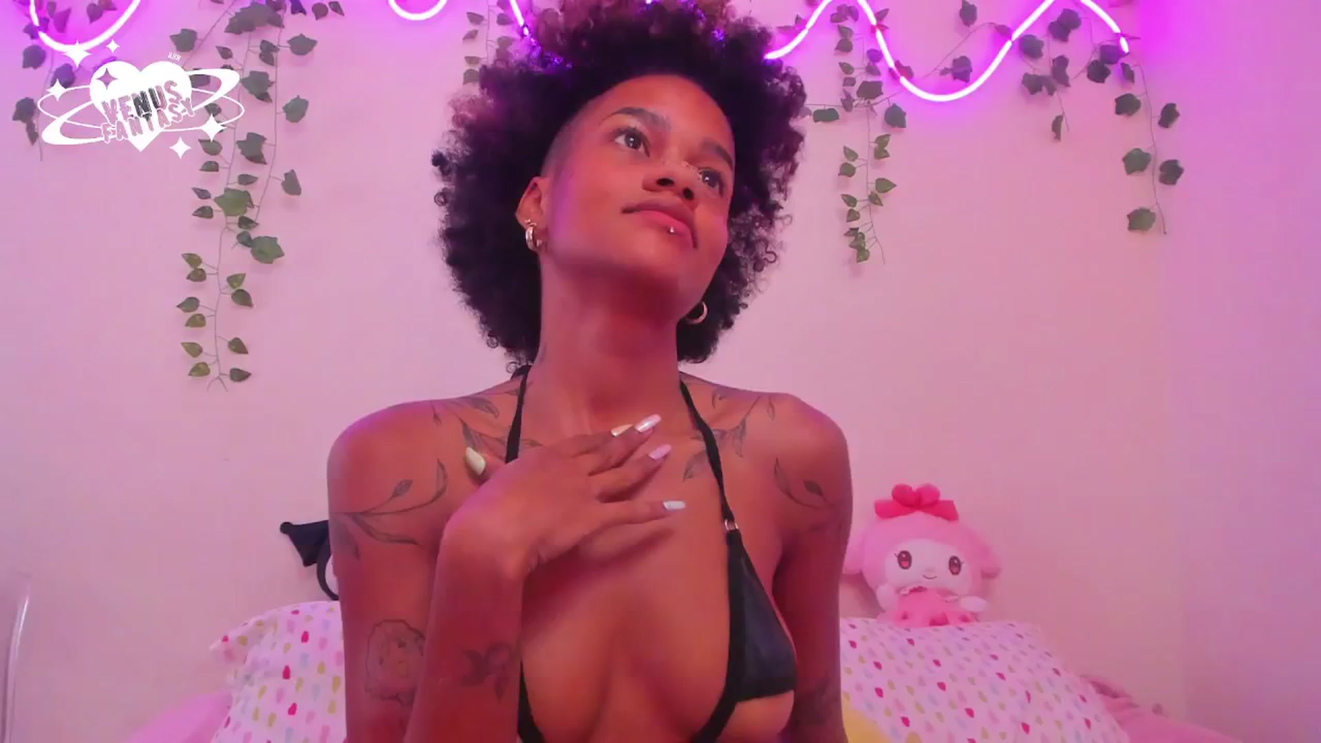 Gallery image thumbnail from VenusFantasy1's myfreecams stream on, 01/05/2026, 15:33 image 8 of 20