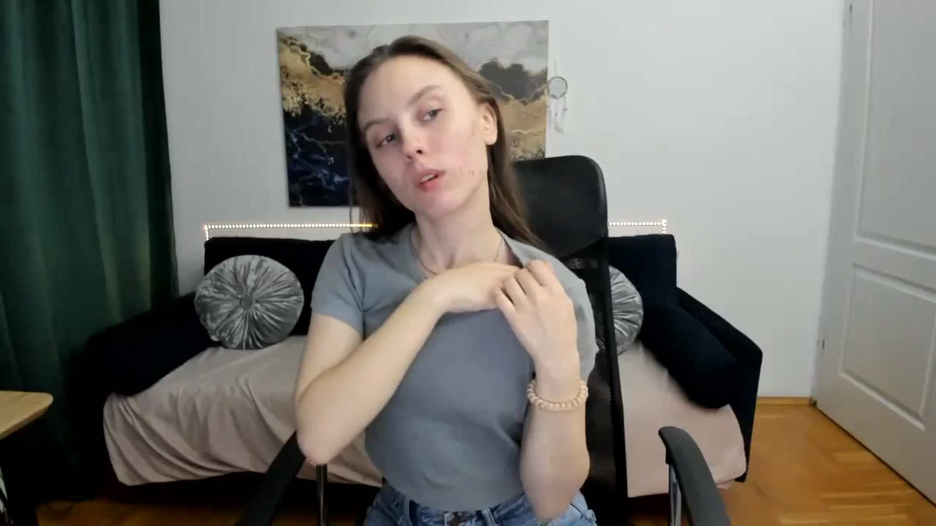 Gallery image thumbnail from VenusVibe's myfreecams stream on, 11/05/2024, 01:34 image 16 of 20