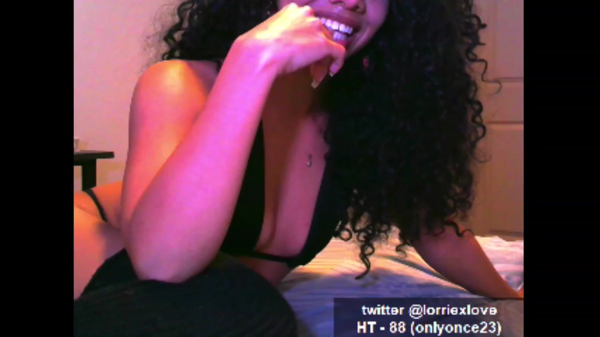 Gallery image thumbnail from Venus_X's myfreecams stream on, 01/17/2023, 01:33 image 19 of 20