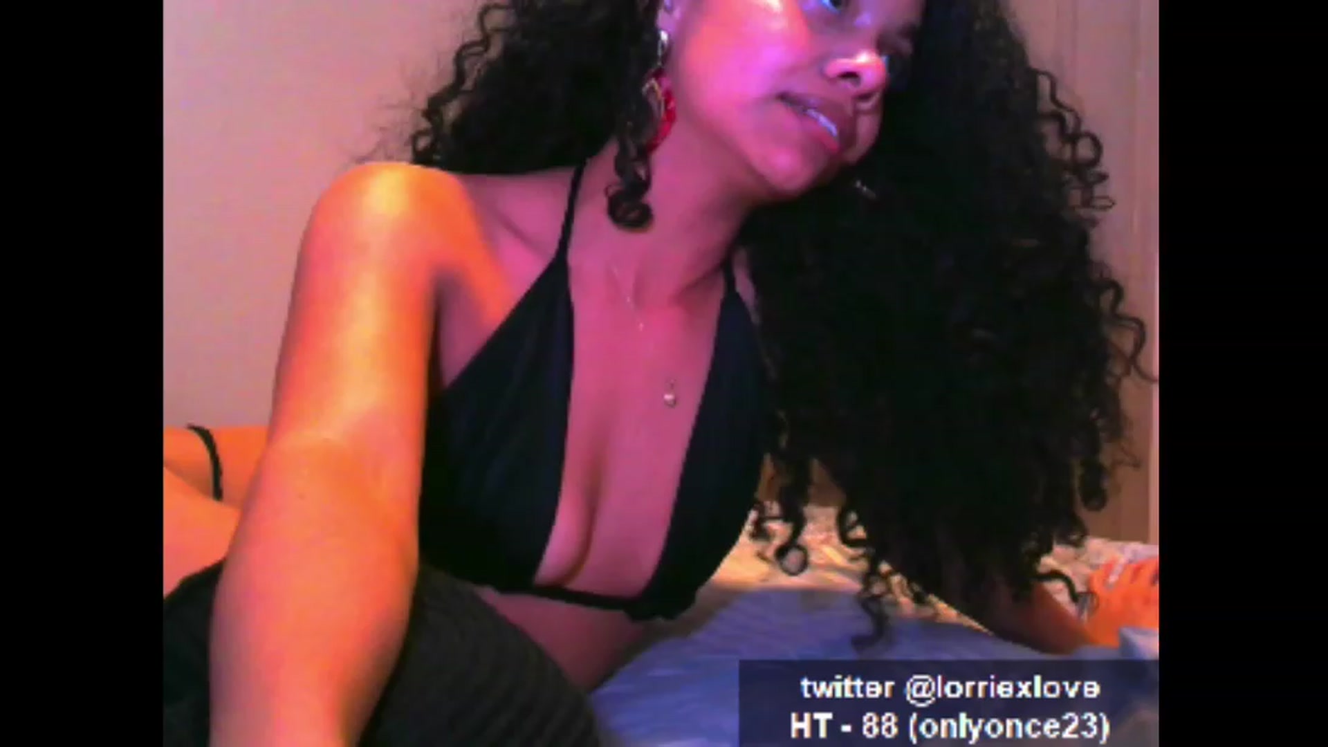 Gallery image thumbnail from Venus_X's myfreecams stream on, 01/17/2023, 01:33 image 9 of 20