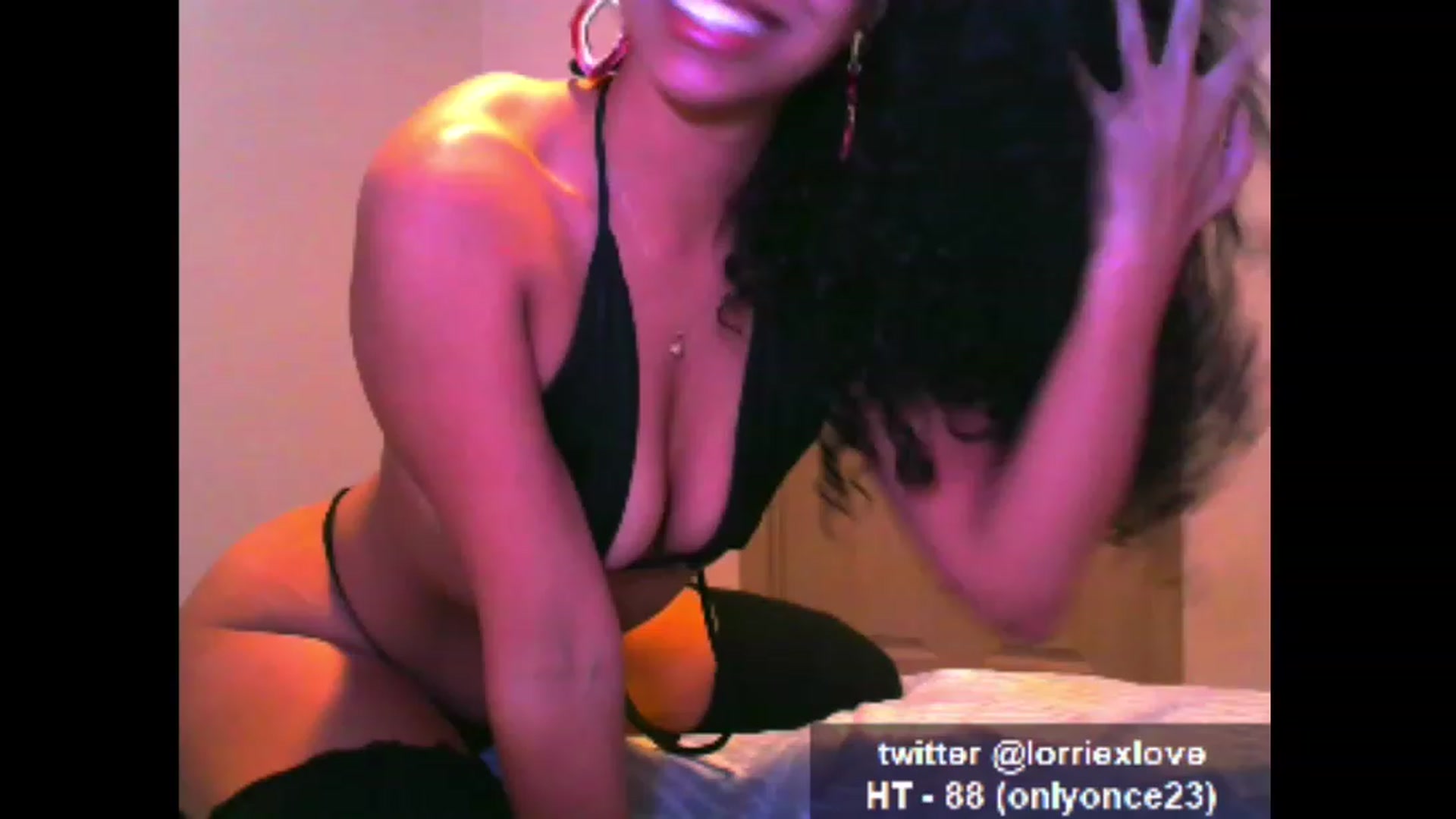 Gallery image thumbnail from Venus_X's myfreecams stream on, 01/17/2023, 01:33 image 4 of 20