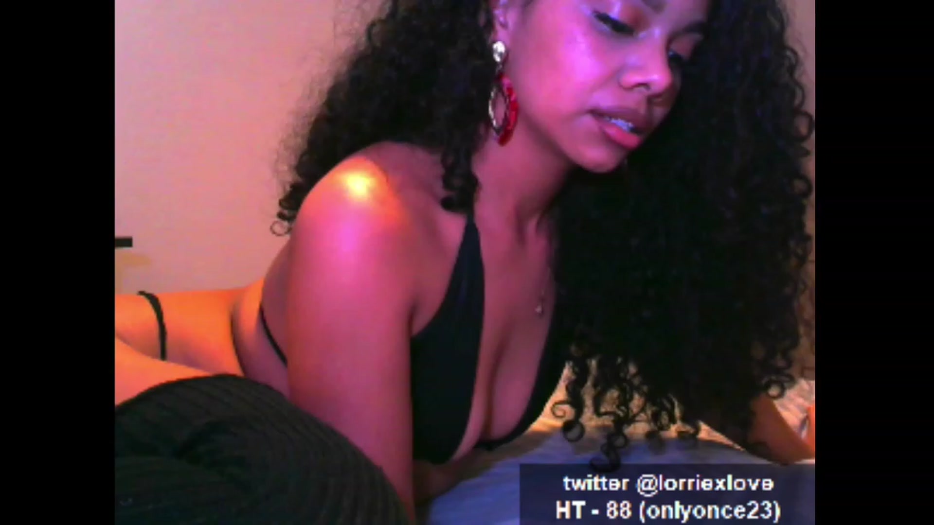 Gallery image thumbnail from Venus_X's myfreecams stream on, 01/17/2023, 01:33 image 11 of 20