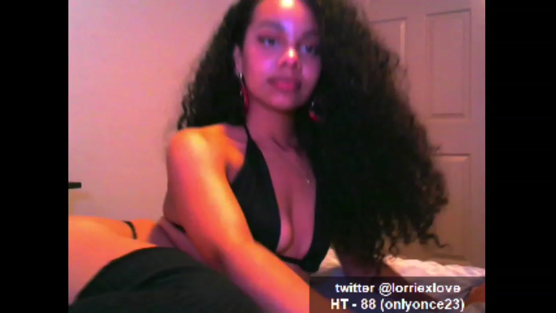 Gallery image thumbnail from Venus_X's myfreecams stream on, 01/17/2023, 01:33 image 7 of 20