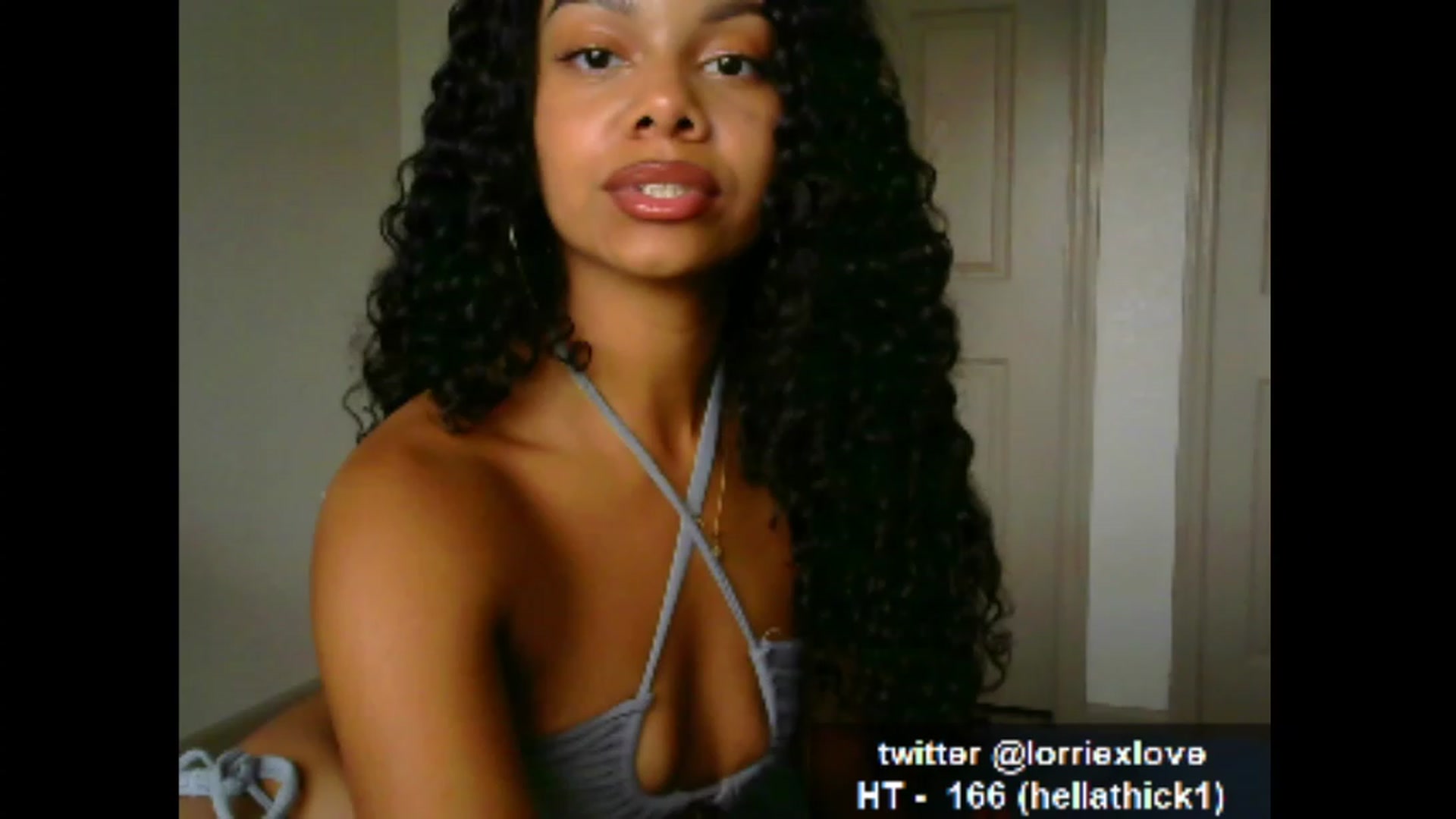 Gallery image thumbnail from Venus_X's myfreecams stream on, 04/16/2023, 18:52 image 2 of 20