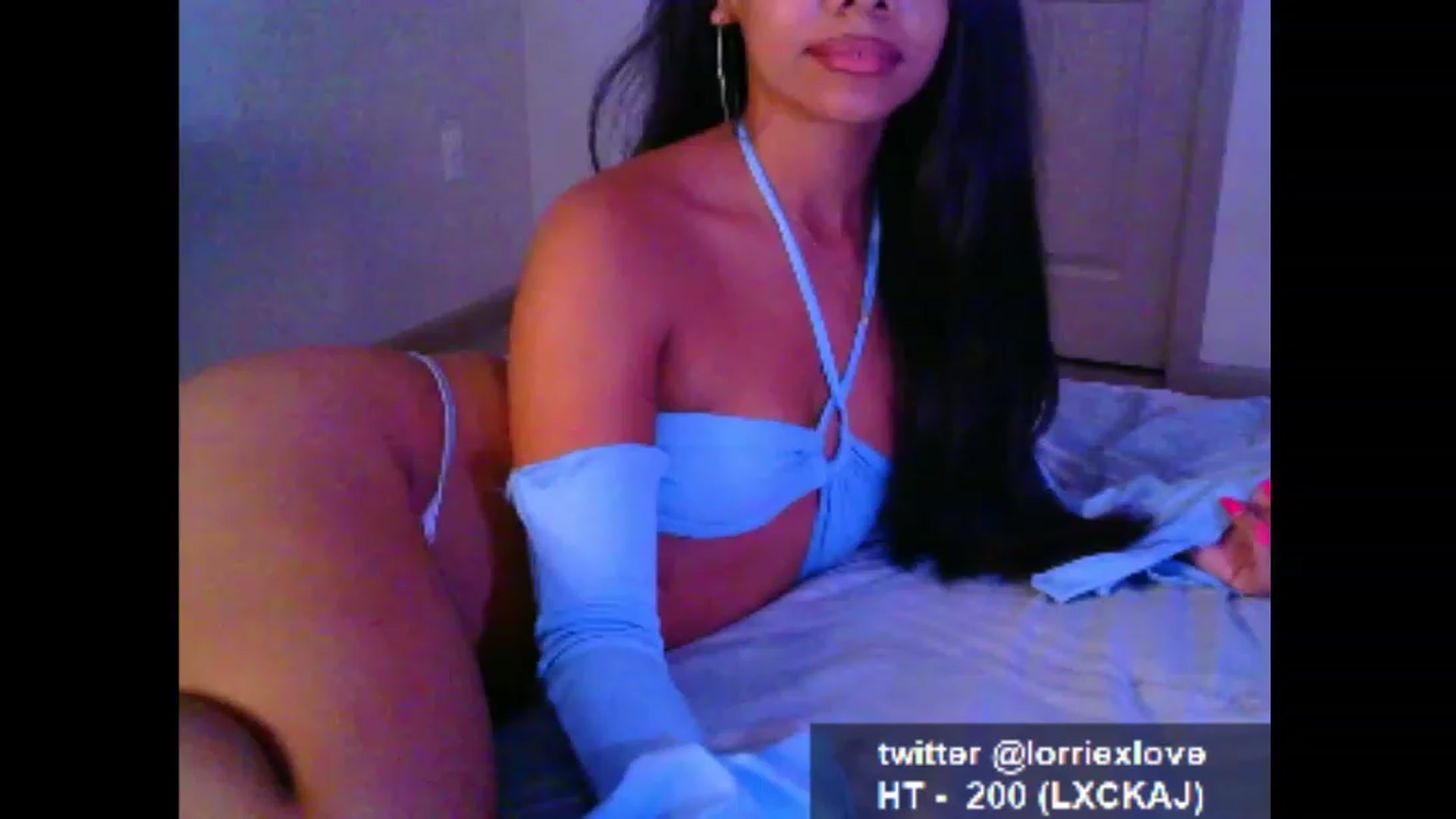Gallery image thumbnail from Venus_X's myfreecams stream on, 05/15/2023, 24:48 image 18 of 20
