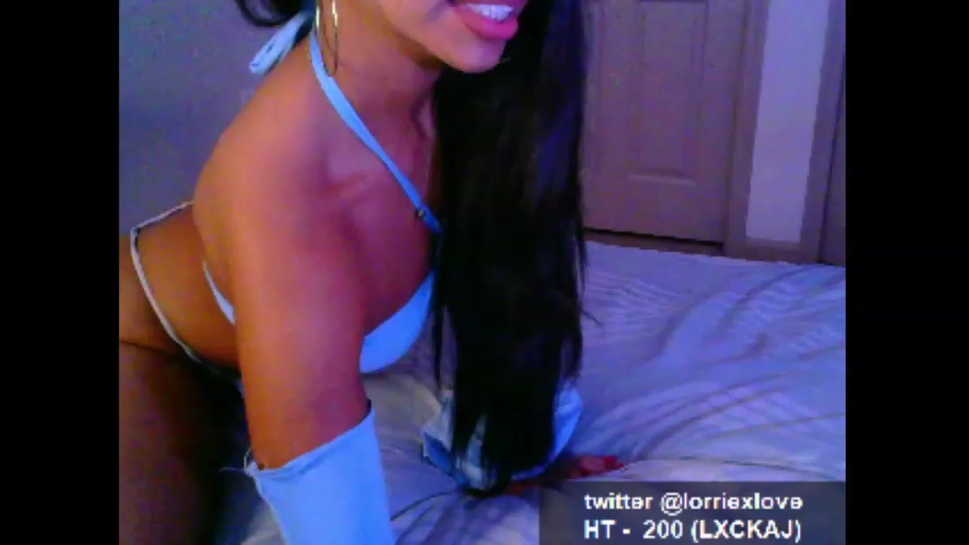 Gallery image thumbnail from Venus_X's myfreecams stream on, 05/15/2023, 24:48 image 14 of 20