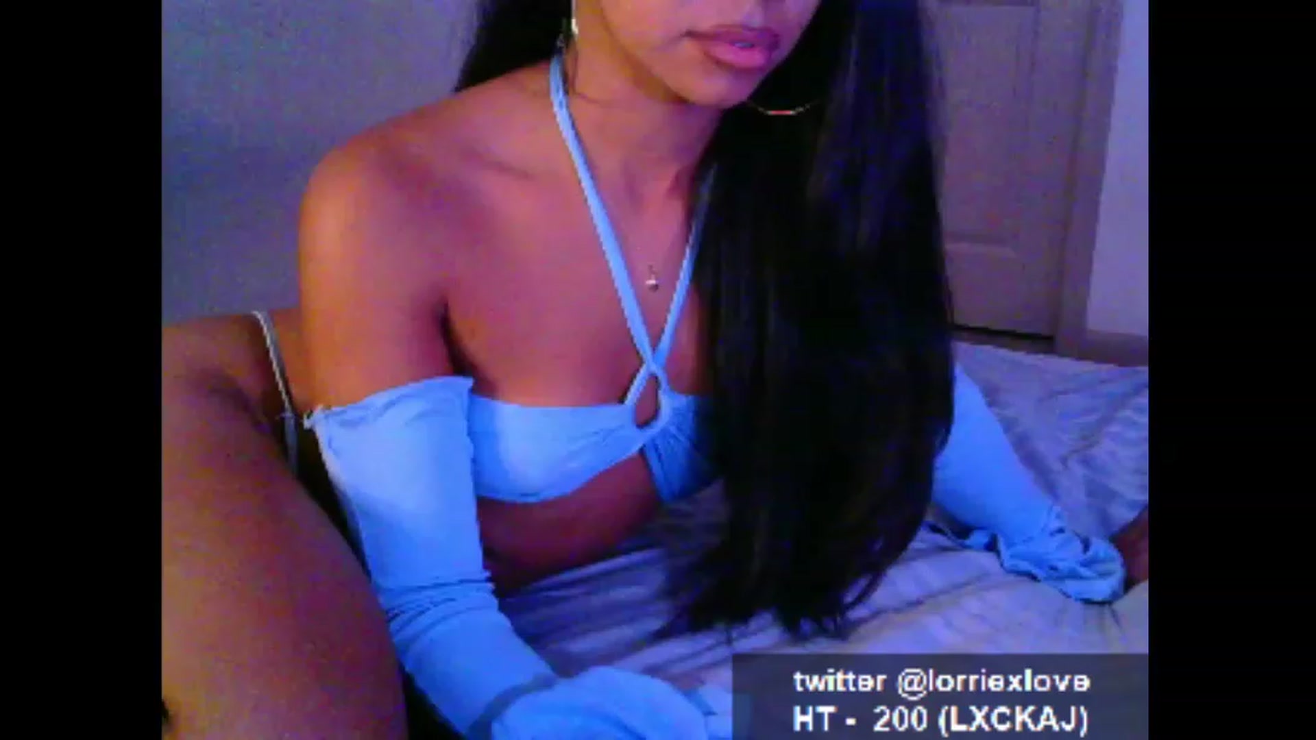 Gallery image thumbnail from Venus_X's myfreecams stream on, 05/15/2023, 24:48 image 17 of 20