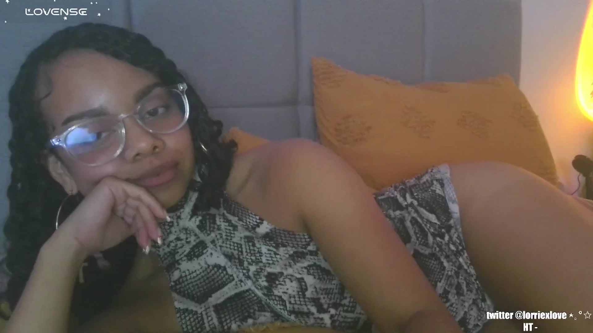 Gallery image thumbnail from Venus_X's myfreecams stream on, 05/24/2024, 07:28 image 3 of 20
