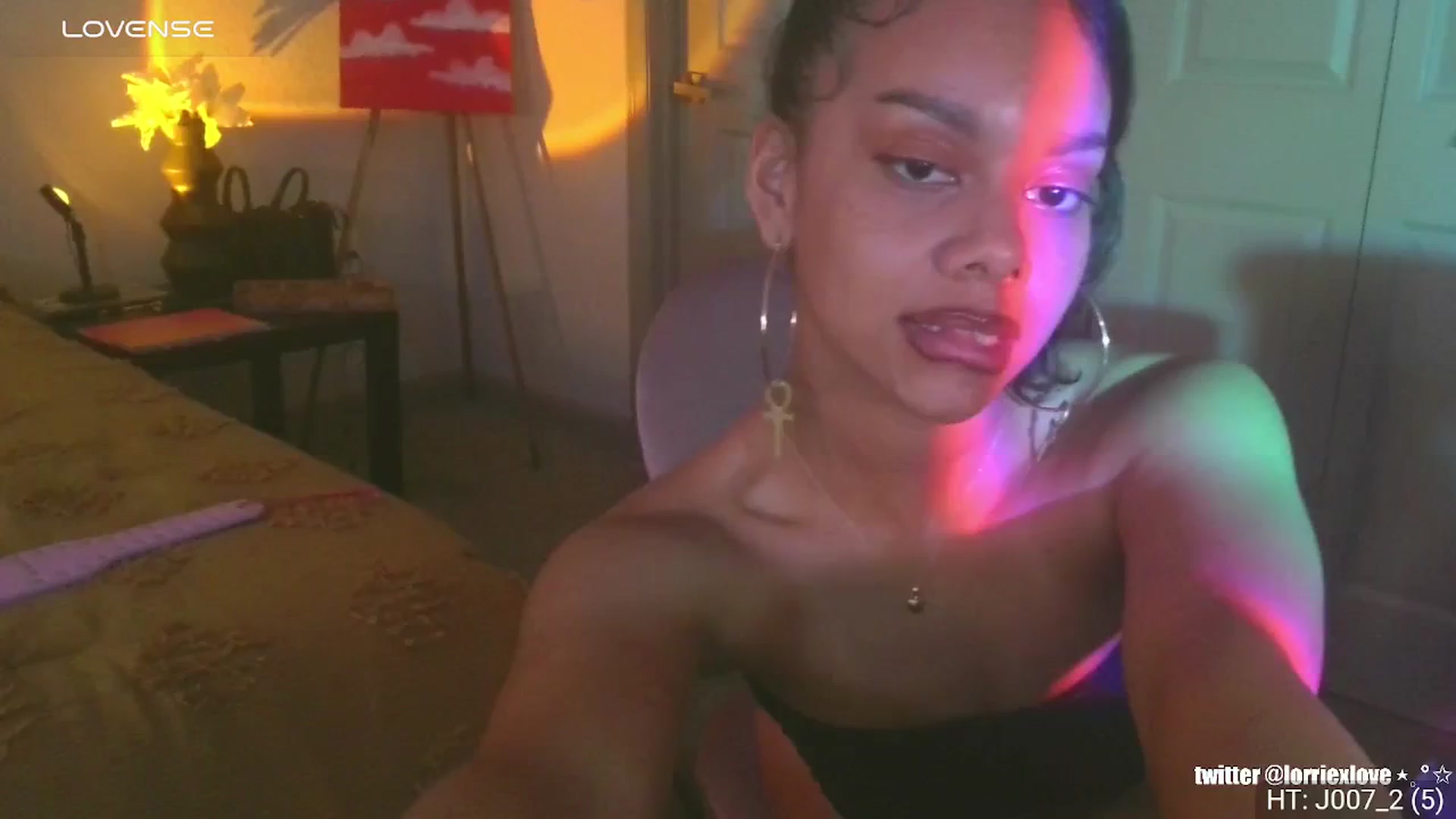 Gallery image thumbnail from Venus_X's myfreecams stream on, 06/23/2024, 08:47 image 16 of 20
