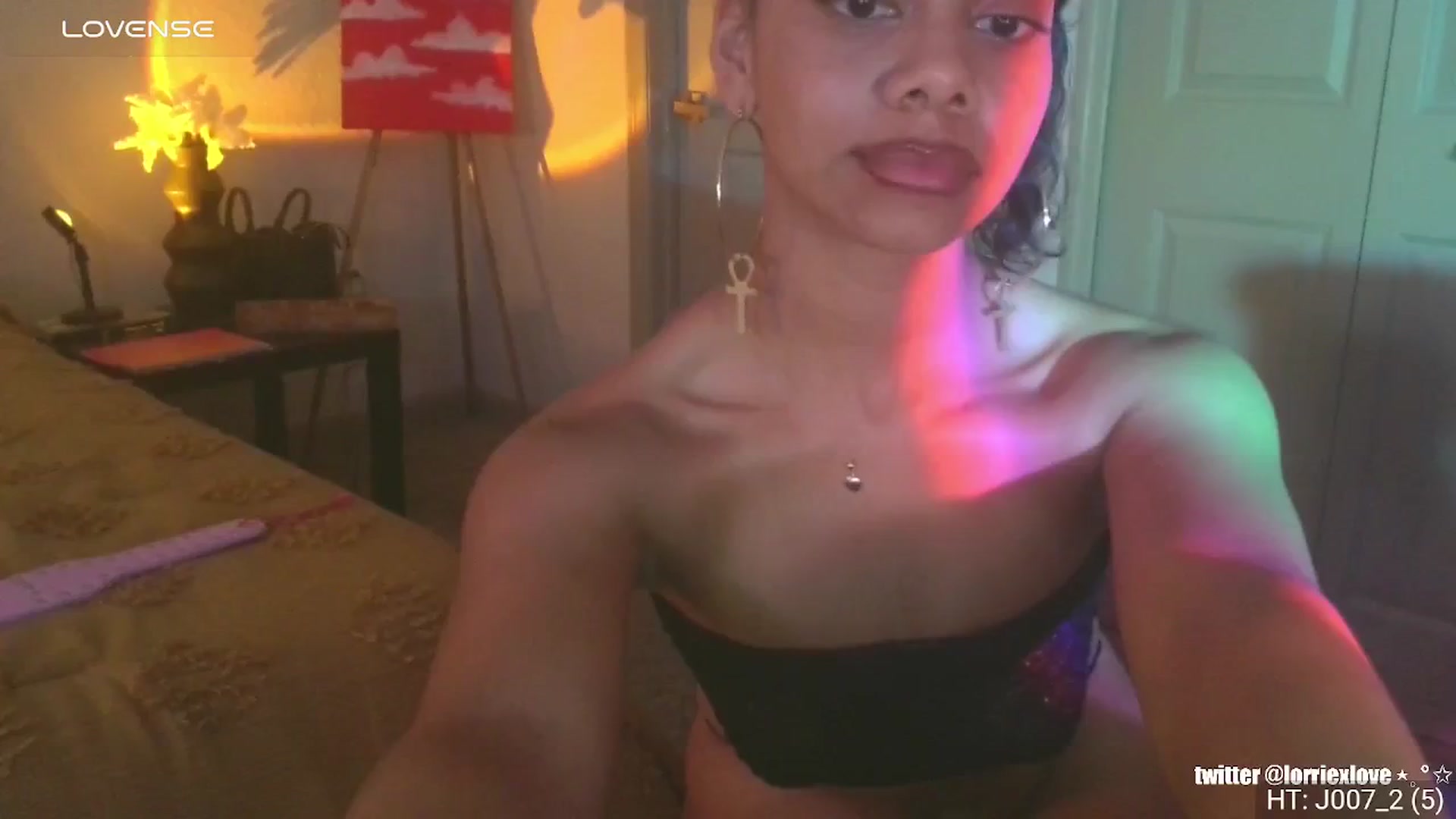 Gallery image thumbnail from Venus_X's myfreecams stream on, 06/23/2024, 08:47 image 15 of 20