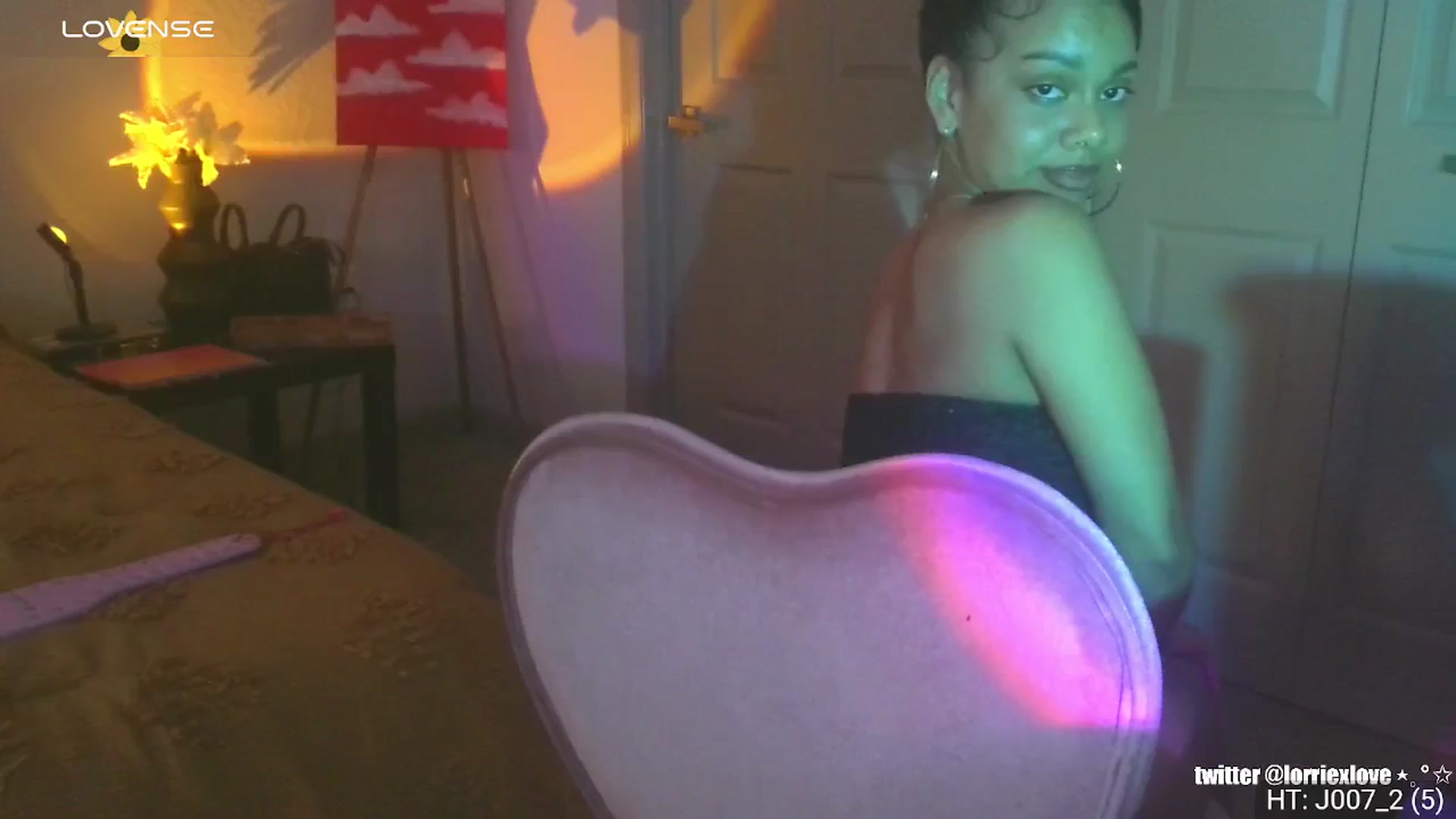 Gallery image thumbnail from Venus_X's myfreecams stream on, 06/23/2024, 08:47 image 14 of 20