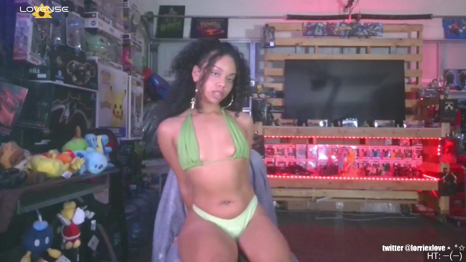 Gallery image thumbnail from Venus_X's myfreecams stream on, 09/01/2024, 12:19 image 7 of 20