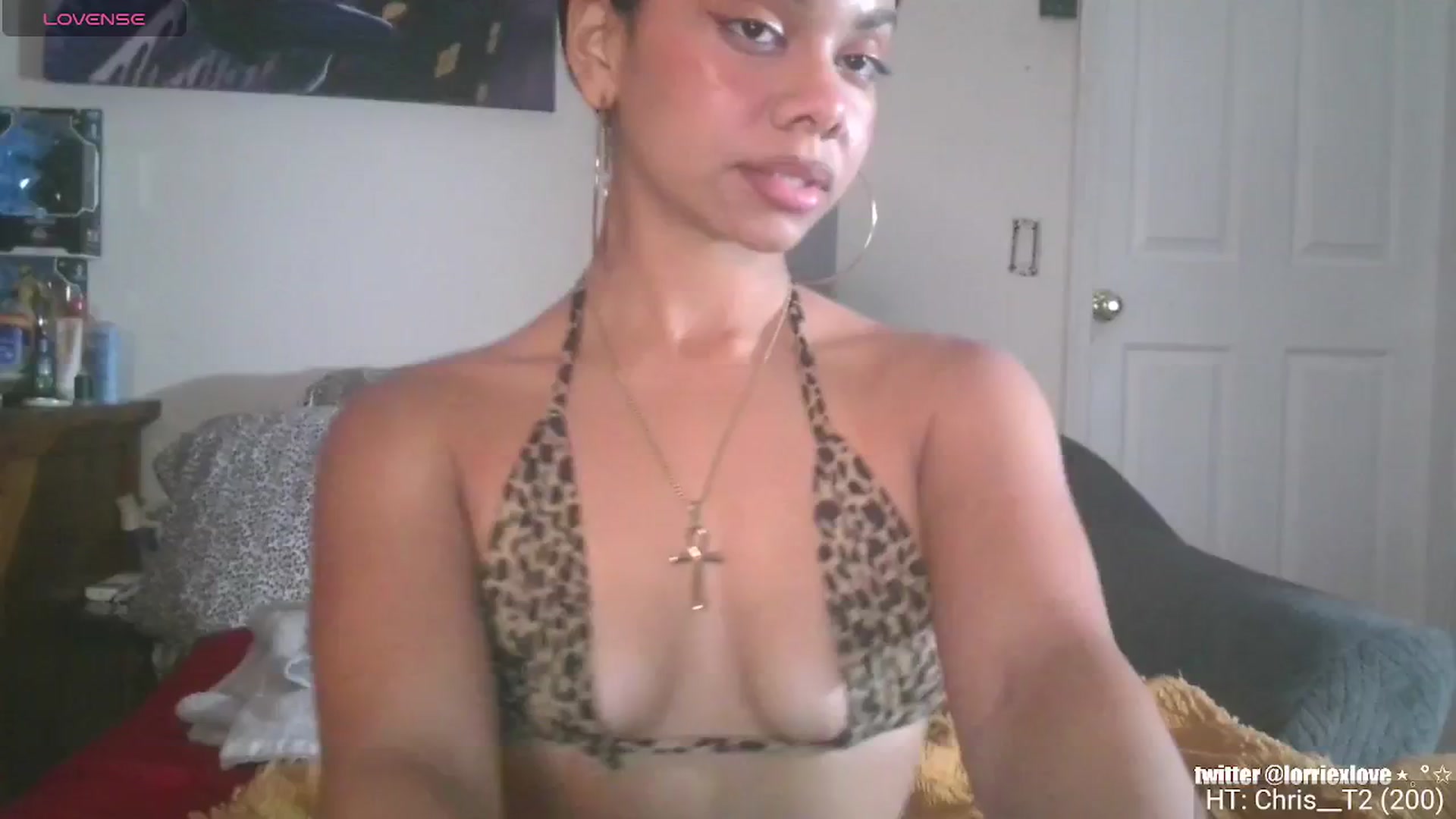 Gallery image thumbnail from Venus_X's myfreecams stream on, 10/03/2024, 07:13 image 4 of 20