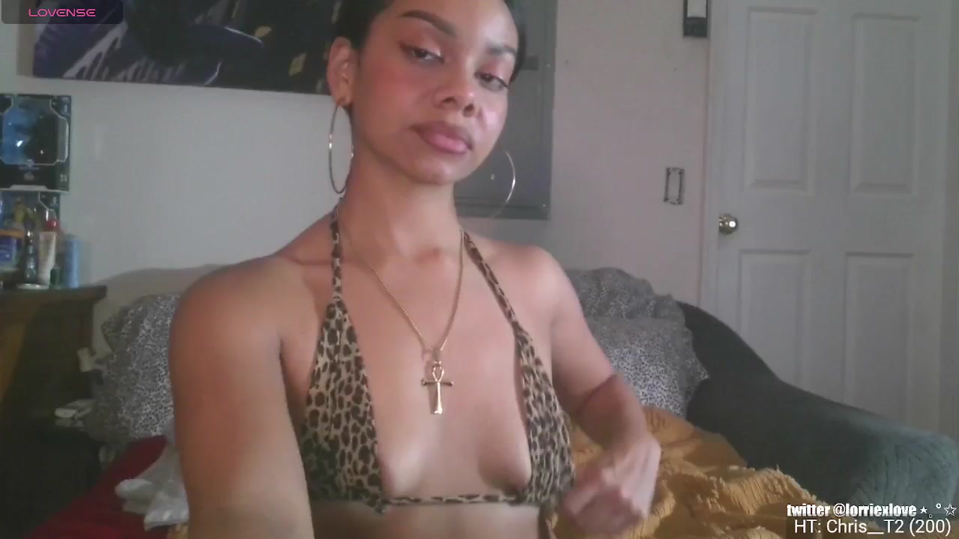 Gallery image thumbnail from Venus_X's myfreecams stream on, 10/03/2024, 07:13 image 17 of 20