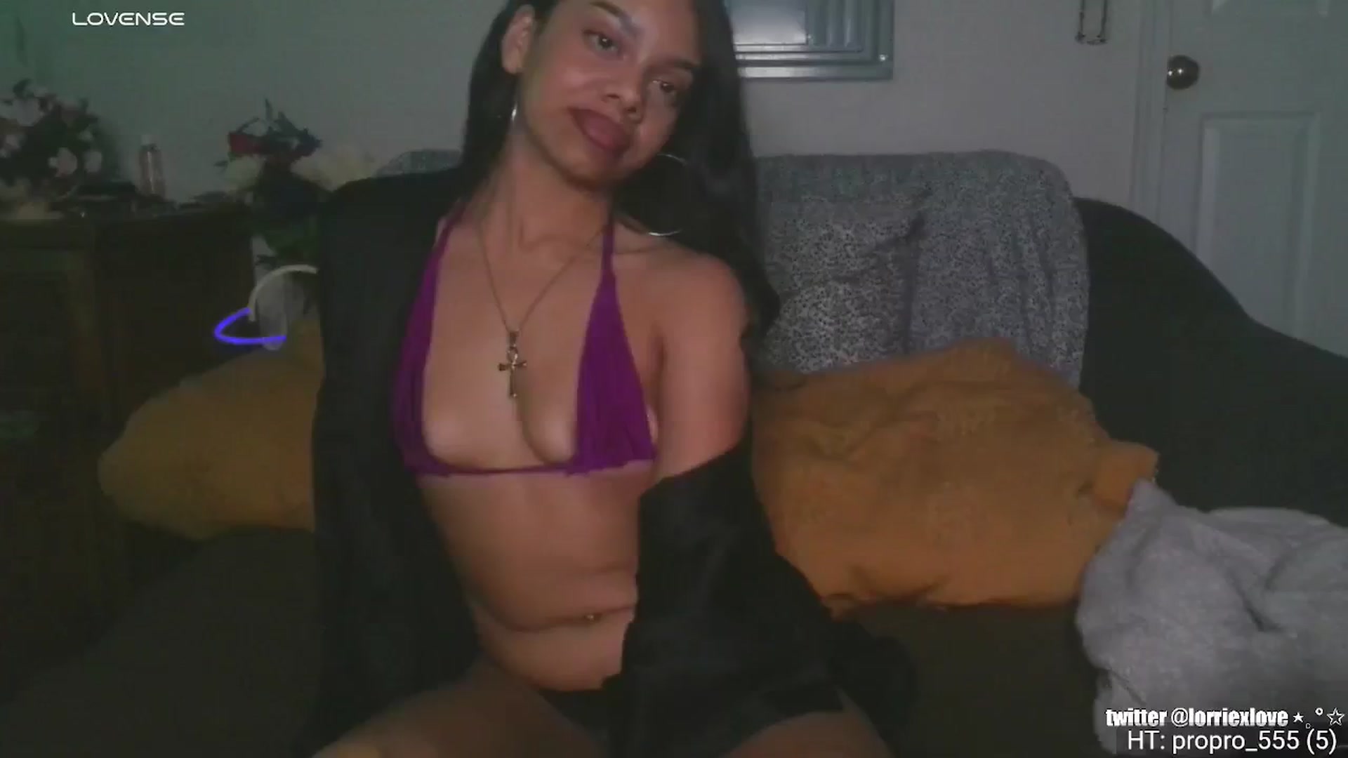 Gallery image thumbnail from Venus_X's myfreecams stream on, 11/21/2024, 07:39 image 6 of 20