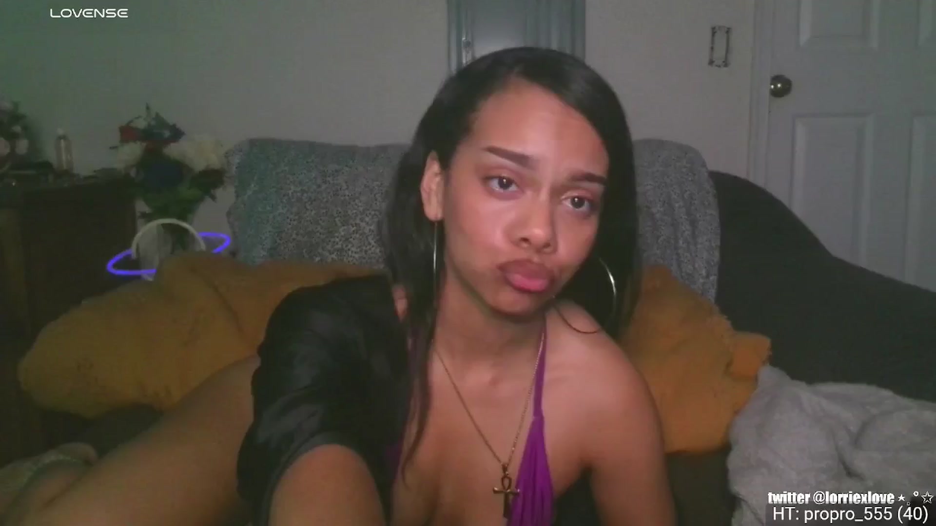 Gallery image thumbnail from Venus_X's myfreecams stream on, 11/21/2024, 07:39 image 12 of 20