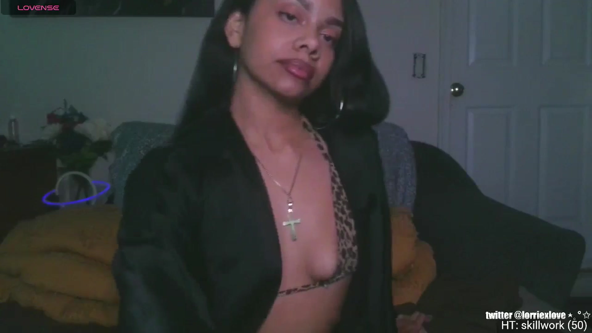 Gallery image thumbnail from Venus_X's myfreecams stream on, 11/22/2024, 05:35 image 15 of 20