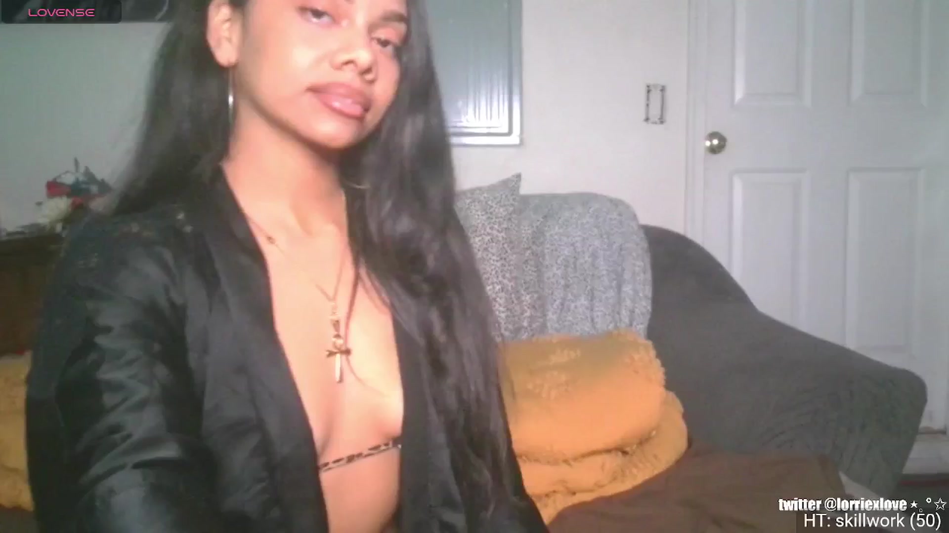 Gallery image thumbnail from Venus_X's myfreecams stream on, 11/22/2024, 05:35 image 1 of 20