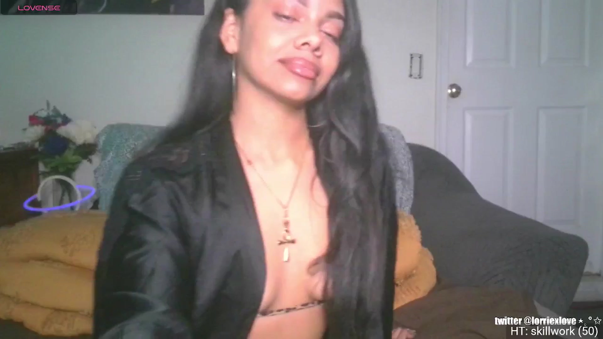 Gallery image thumbnail from Venus_X's myfreecams stream on, 11/22/2024, 05:35 image 7 of 20
