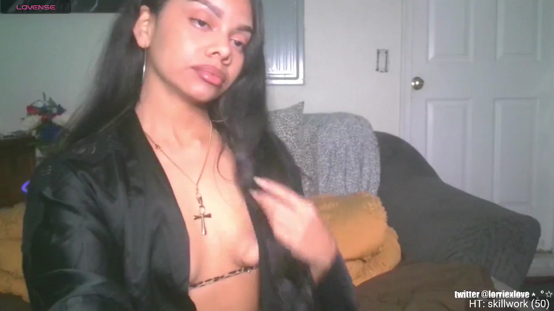 Gallery image thumbnail from Venus_X's myfreecams stream on, 11/22/2024, 05:35 image 6 of 20