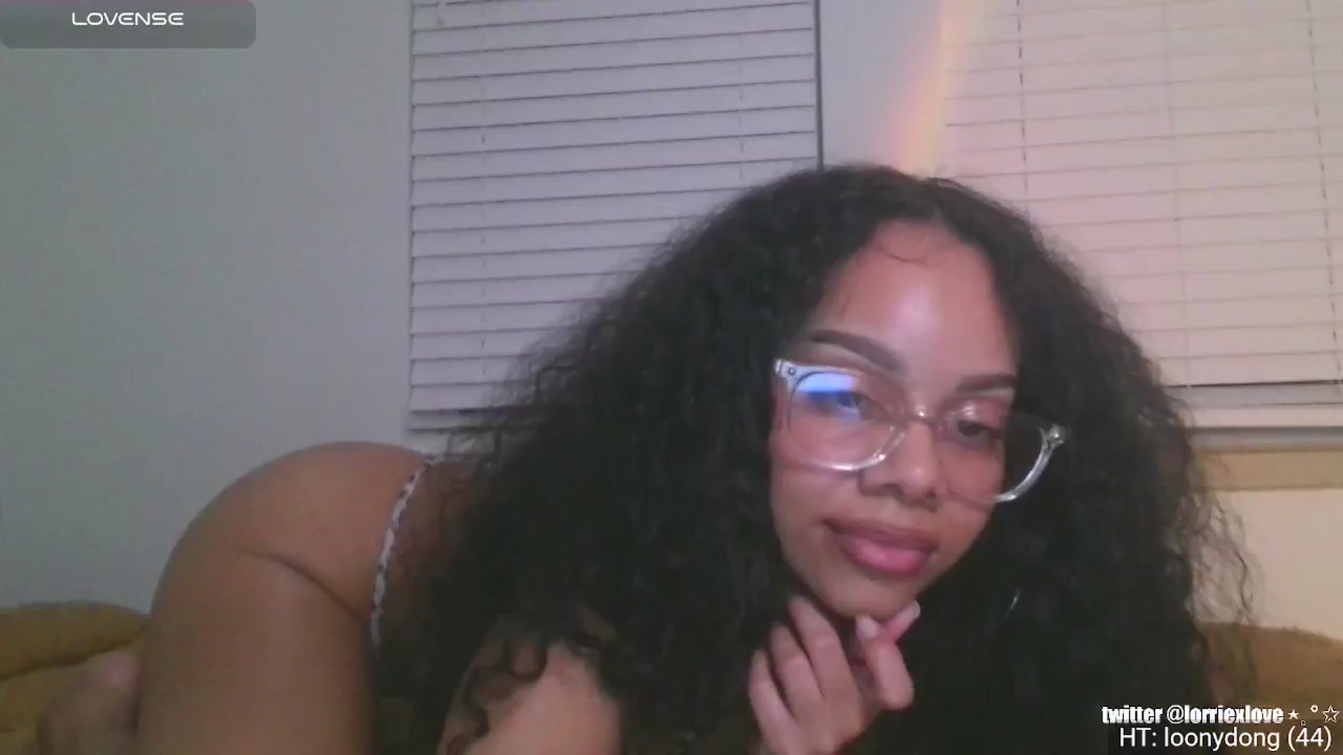 Gallery image thumbnail from Venus_X's myfreecams stream on, 12/20/2024, 05:37 image 17 of 20