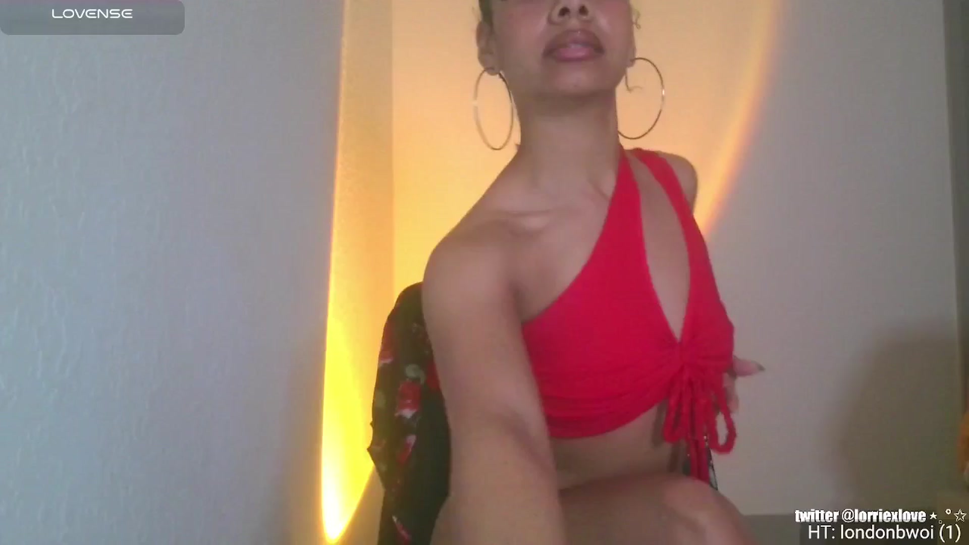 Gallery image thumbnail from Venus_X's myfreecams stream on, 02/17/2025, 24:37 image 15 of 20