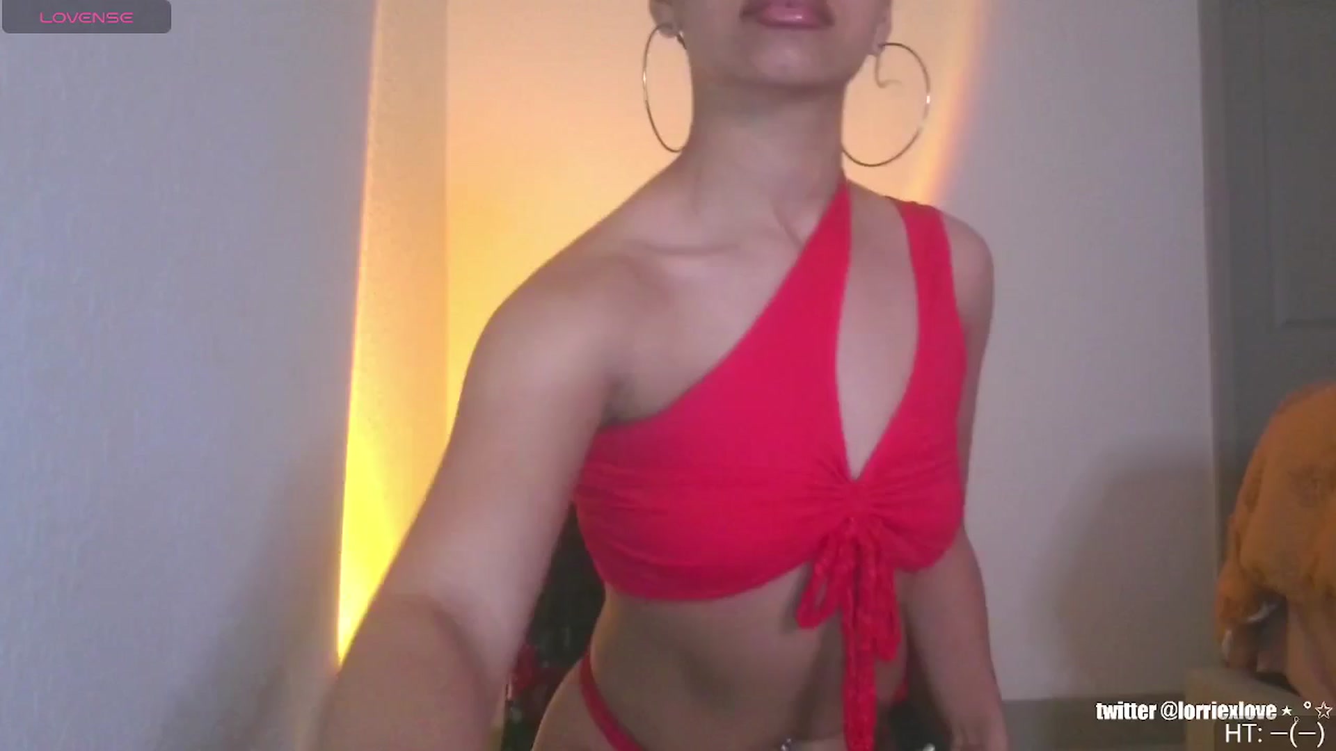 Gallery image thumbnail from Venus_X's myfreecams stream on, 02/17/2025, 24:37 image 10 of 20