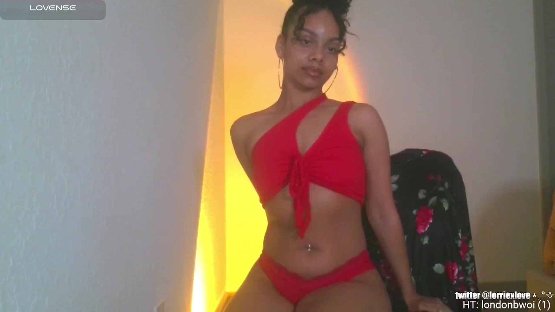 Gallery image thumbnail from Venus_X's myfreecams stream on, 02/17/2025, 08:01 image 3 of 20
